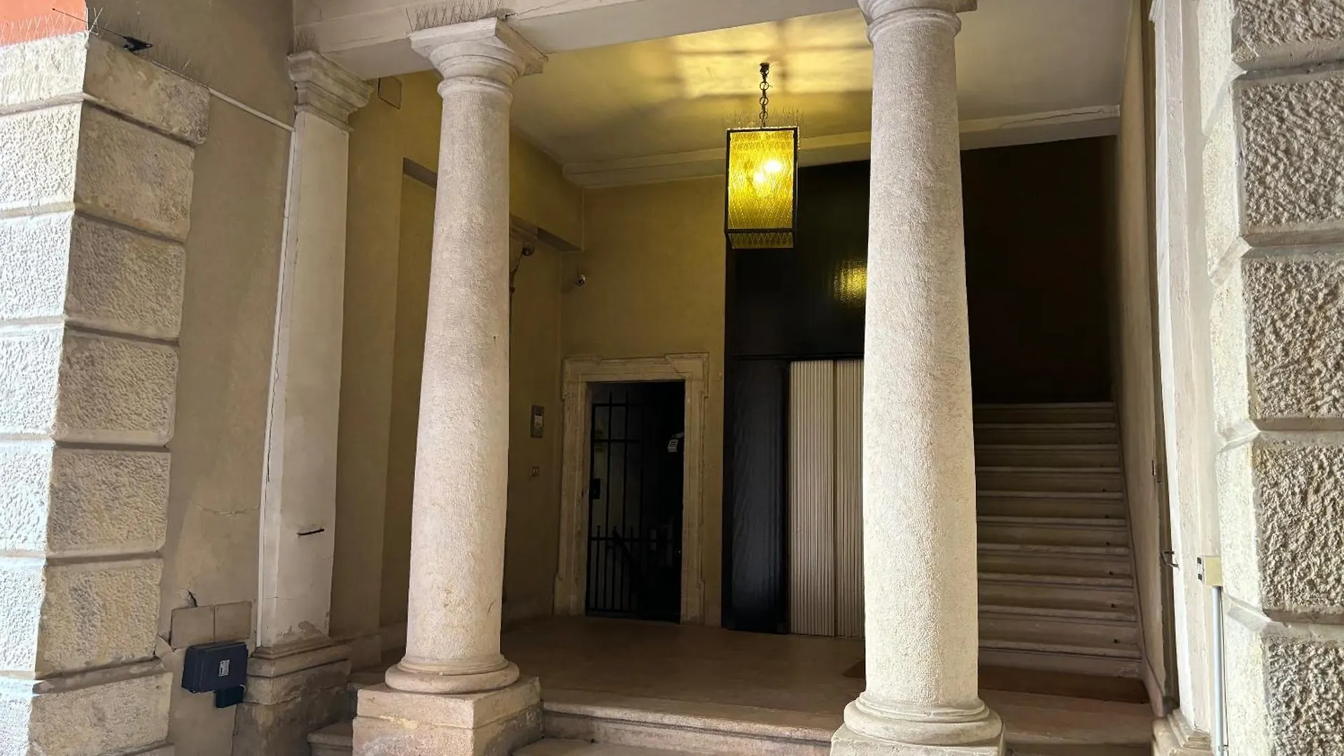 Veronajourneys Emilei Apartment Italy