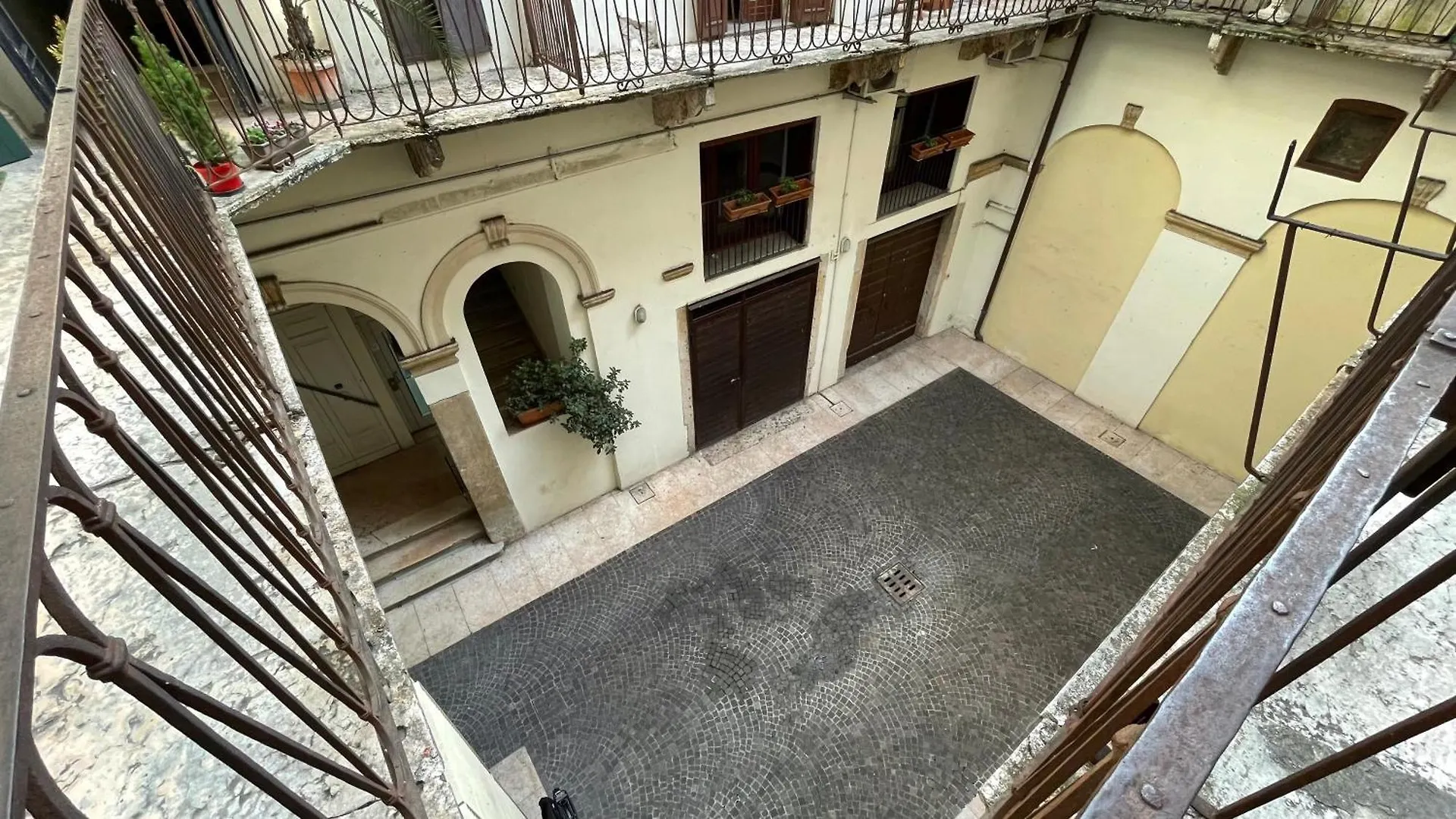 Veronajourneys Emilei Apartment 0*, Verona Italy