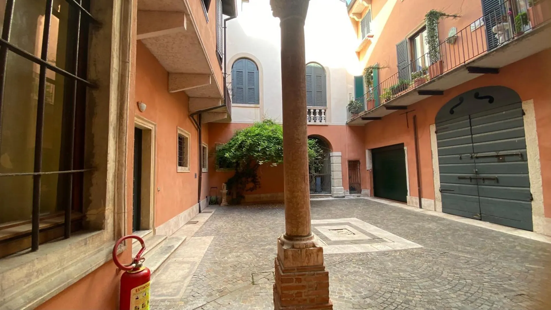 Veronajourneys Emilei Apartment  Verona