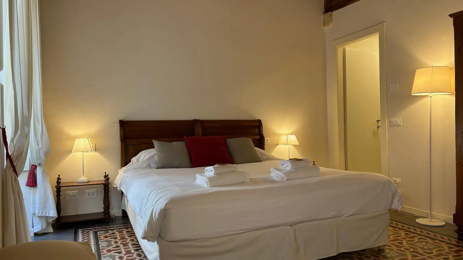 Veronajourneys Emilei Apartament