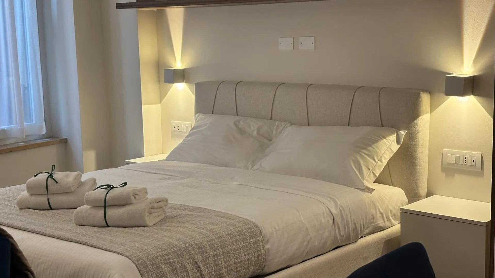 Veronajourneys Emilei Apartament Werona